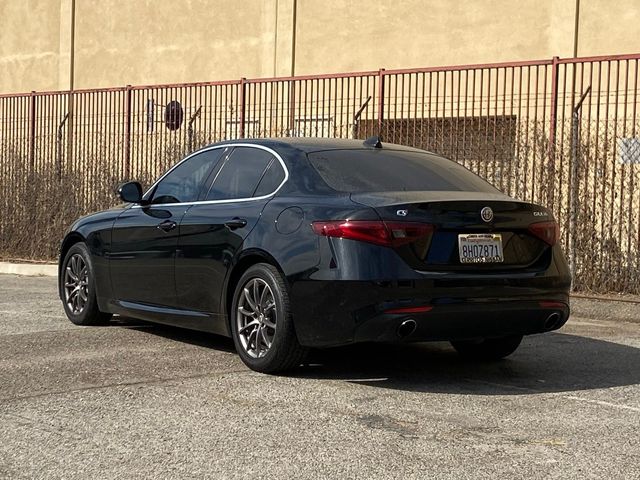 2018 Alfa Romeo Giulia Base