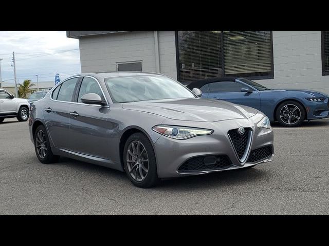 2018 Alfa Romeo Giulia Base