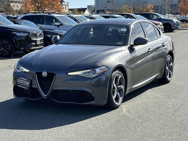 2018 Alfa Romeo Giulia Base