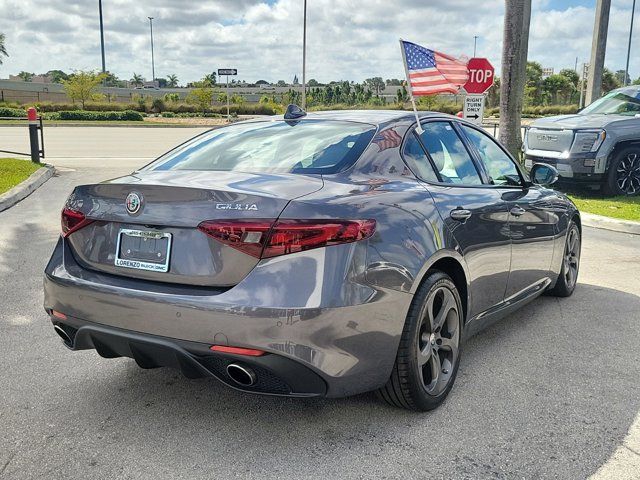 2018 Alfa Romeo Giulia Base