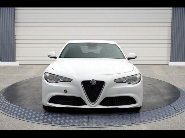 2018 Alfa Romeo Giulia Base