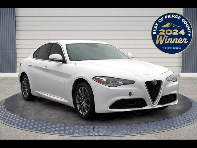 2018 Alfa Romeo Giulia Base