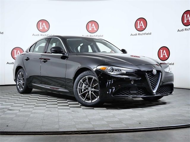 2018 Alfa Romeo Giulia Base