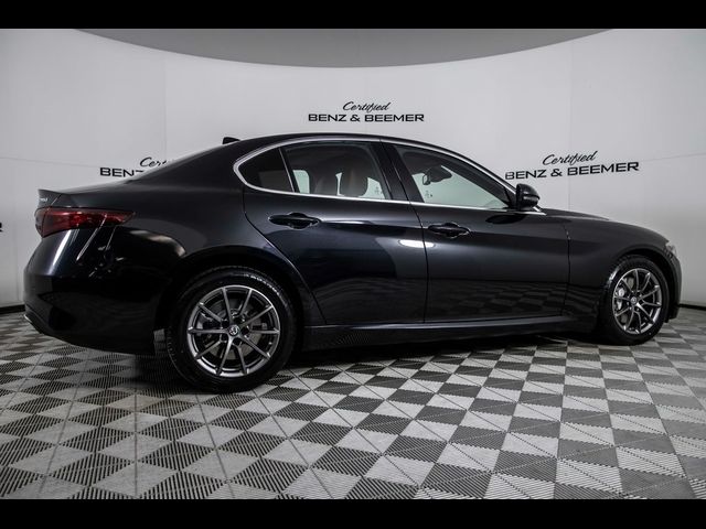 2018 Alfa Romeo Giulia Base