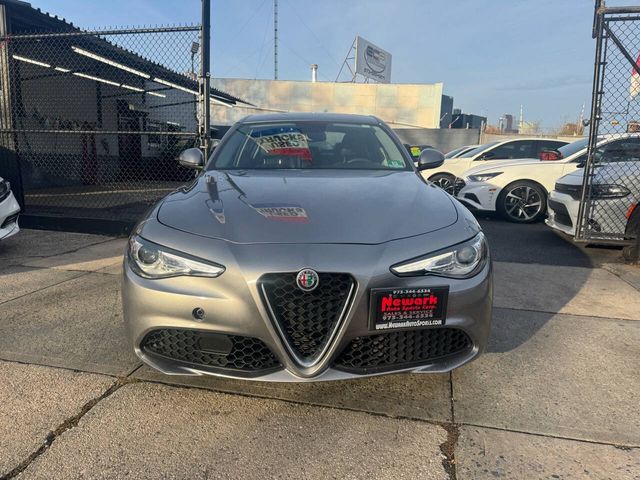 2018 Alfa Romeo Giulia Base