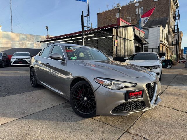 2018 Alfa Romeo Giulia Base