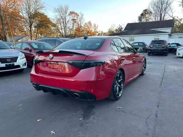 2018 Alfa Romeo Giulia Base