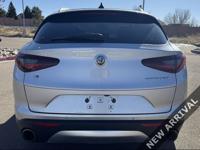 2018 Alfa Romeo Stelvio Base