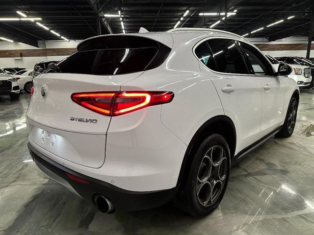 2018 Alfa Romeo Stelvio Base