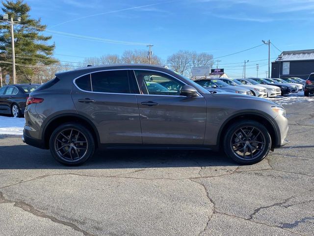 2018 Alfa Romeo Stelvio Base