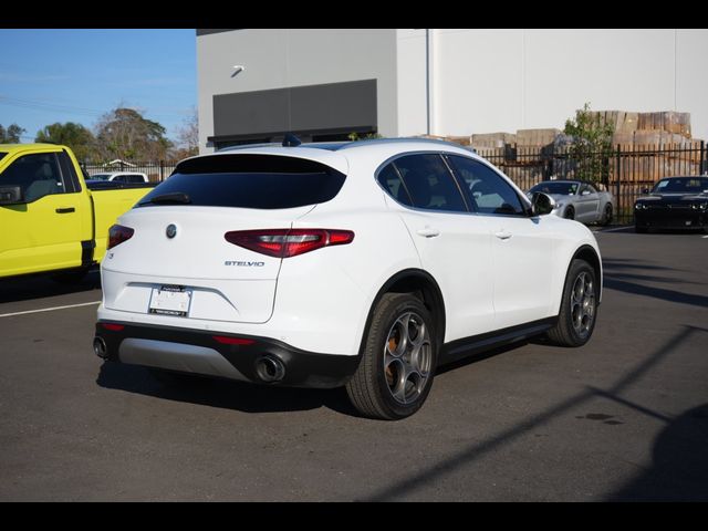 2018 Alfa Romeo Stelvio Base