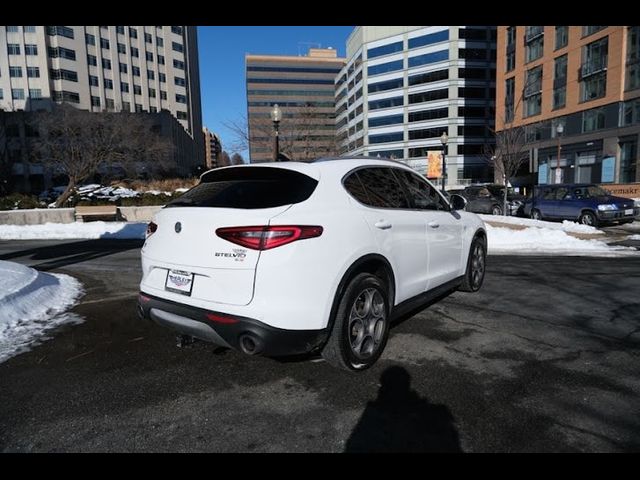 2018 Alfa Romeo Stelvio Base