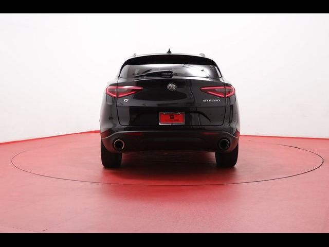 2018 Alfa Romeo Stelvio Sport