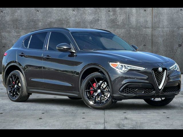 2018 Alfa Romeo Stelvio Sport