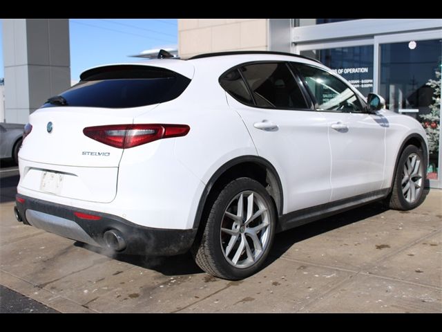 2018 Alfa Romeo Stelvio Sport