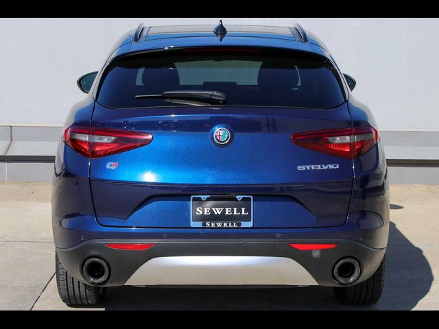 2018 Alfa Romeo Stelvio Sport