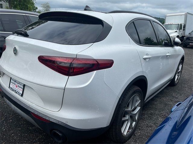 2018 Alfa Romeo Stelvio Ti Sport