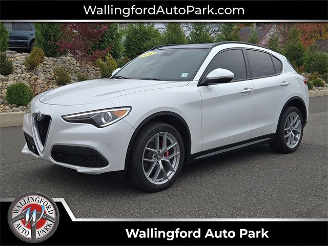 2018 Alfa Romeo Stelvio Ti Sport