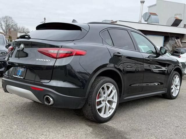 2018 Alfa Romeo Stelvio Ti Sport