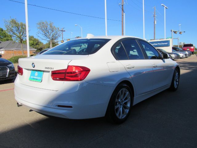 2018 BMW 3 Series 320i