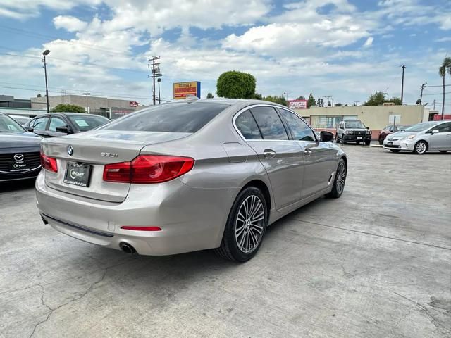 2018 BMW 5 Series 530i