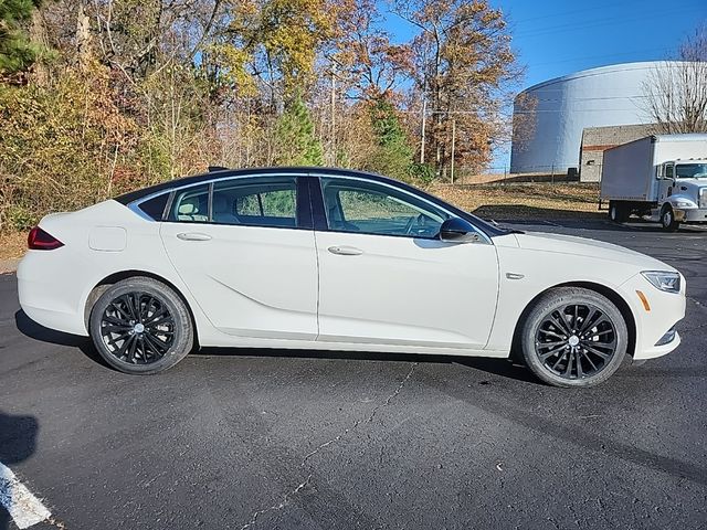 2018 Buick Regal Sportback Essence