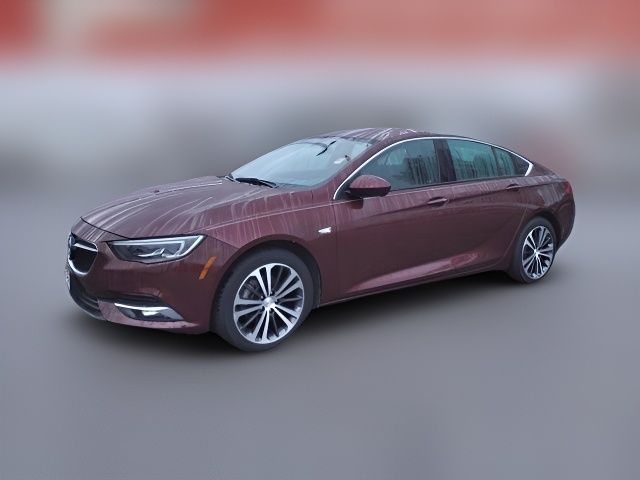 2018 Buick Regal Sportback Essence