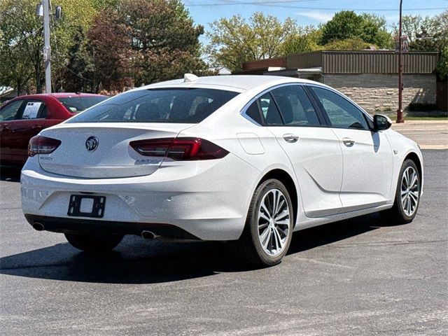 2018 Buick Regal Sportback Essence
