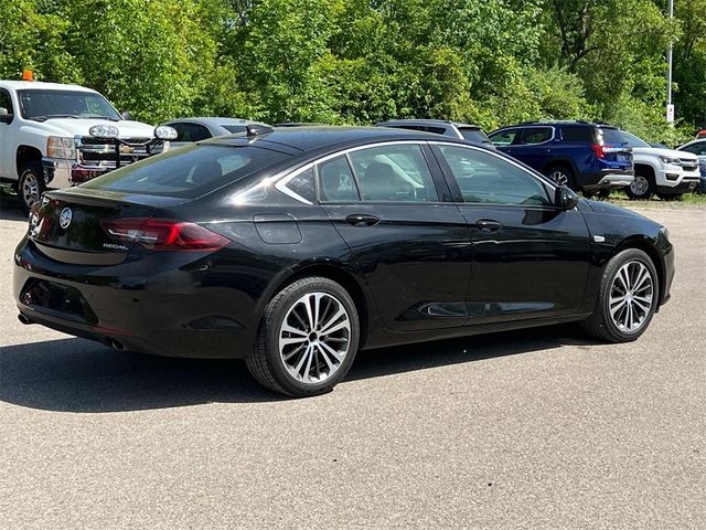 2018 Buick Regal Sportback Essence