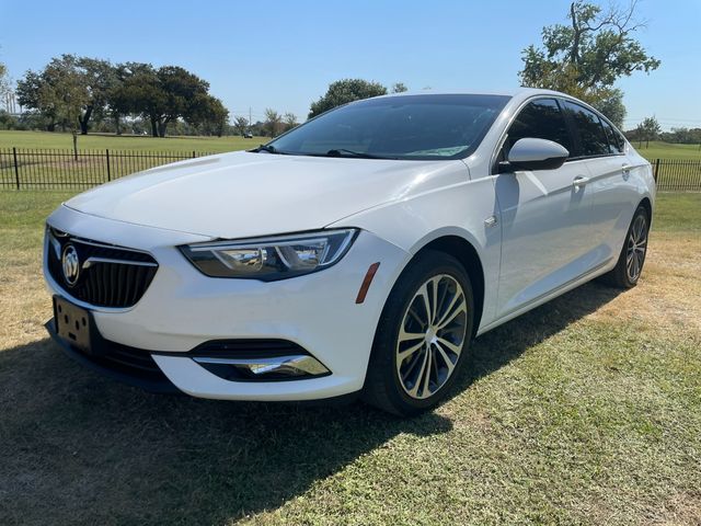 2018 Buick Regal Sportback Essence