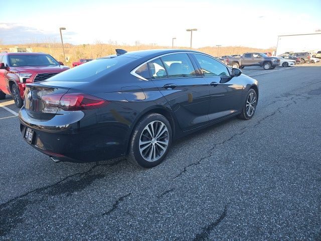 2018 Buick Regal Sportback Essence