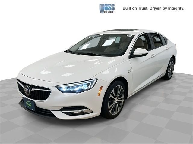 2018 Buick Regal Sportback Essence