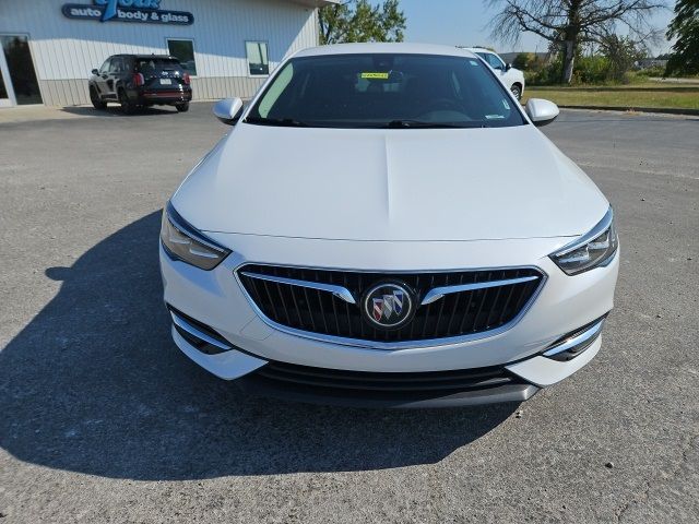 2018 Buick Regal Sportback Essence