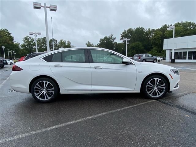 2018 Buick Regal Sportback Essence