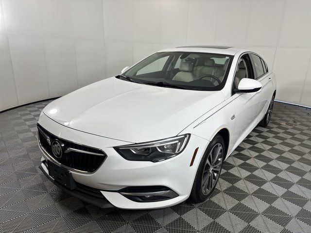 2018 Buick Regal Sportback Essence