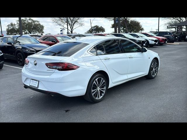 2018 Buick Regal Sportback Essence