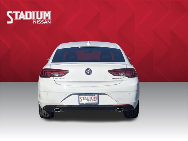 2018 Buick Regal Sportback Essence