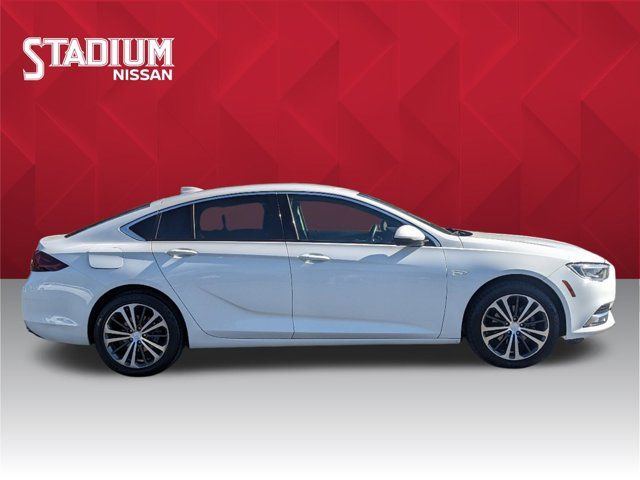 2018 Buick Regal Sportback Essence