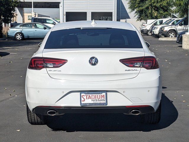 2018 Buick Regal Sportback Essence