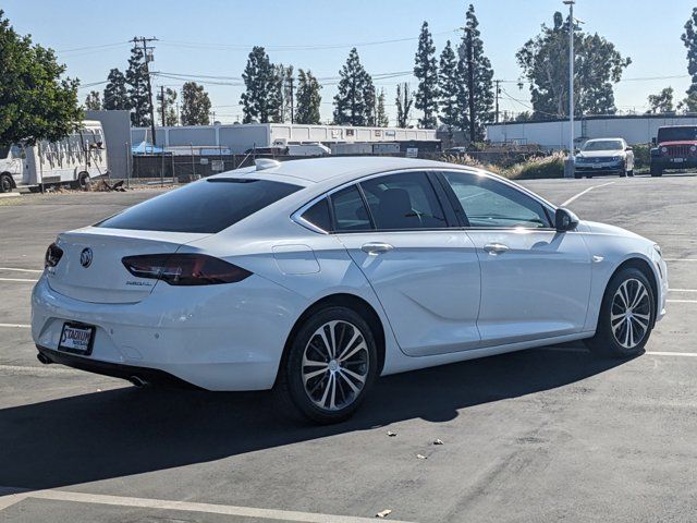 2018 Buick Regal Sportback Essence