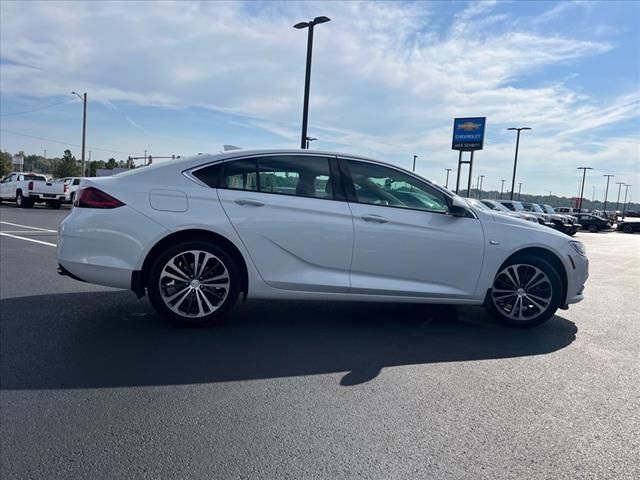 2018 Buick Regal Sportback Essence