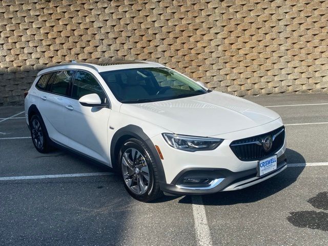 2018 Buick Regal TourX Essence