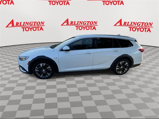 2018 Buick Regal TourX Essence