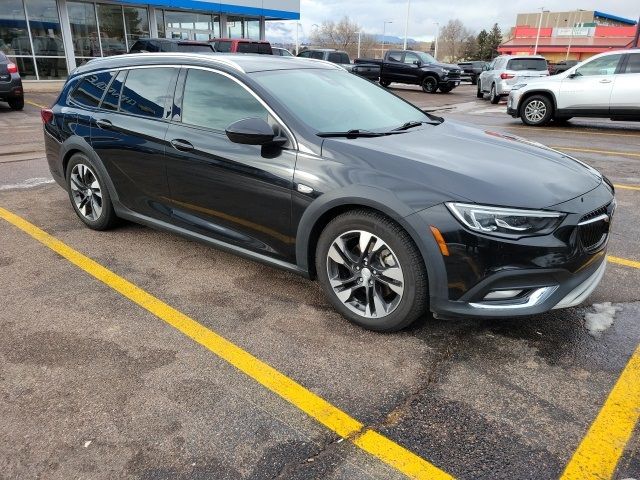 2018 Buick Regal TourX Essence