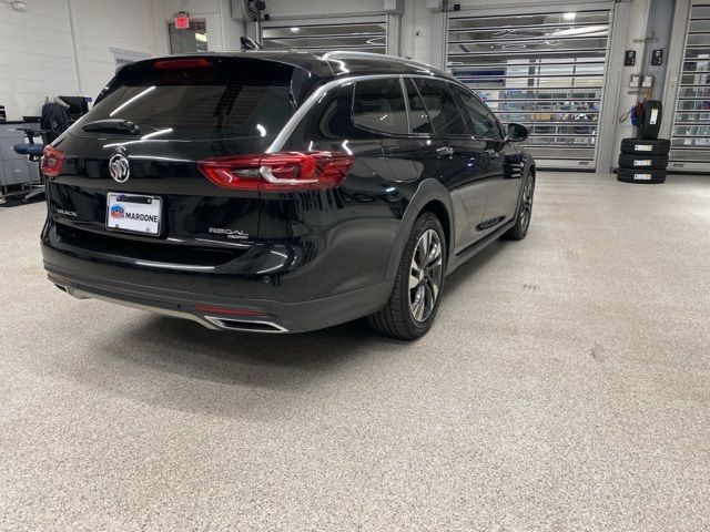 2018 Buick Regal TourX Essence