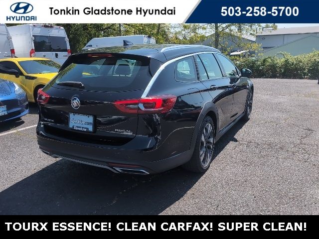 2018 Buick Regal TourX Essence