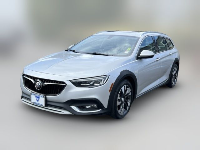 2018 Buick Regal TourX Essence
