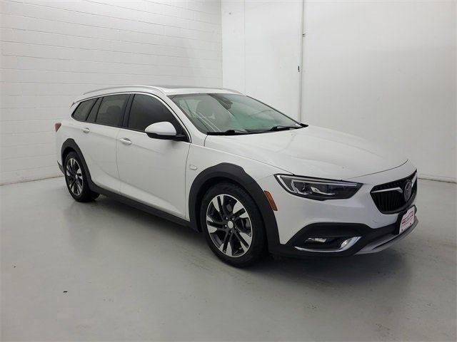 2018 Buick Regal TourX Essence
