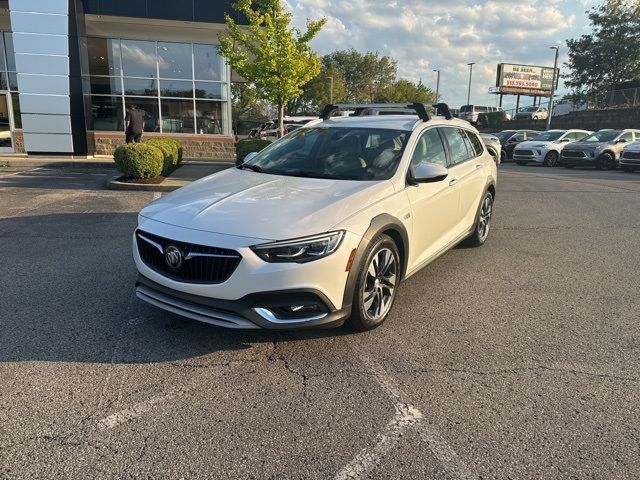 2018 Buick Regal TourX Essence