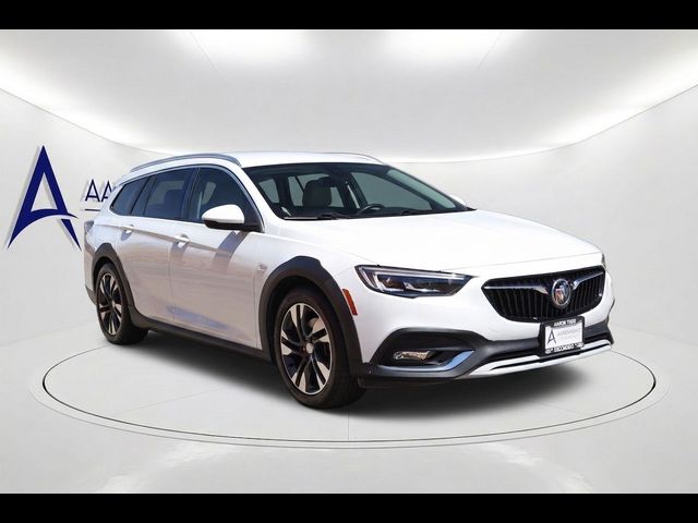 2018 Buick Regal TourX Essence